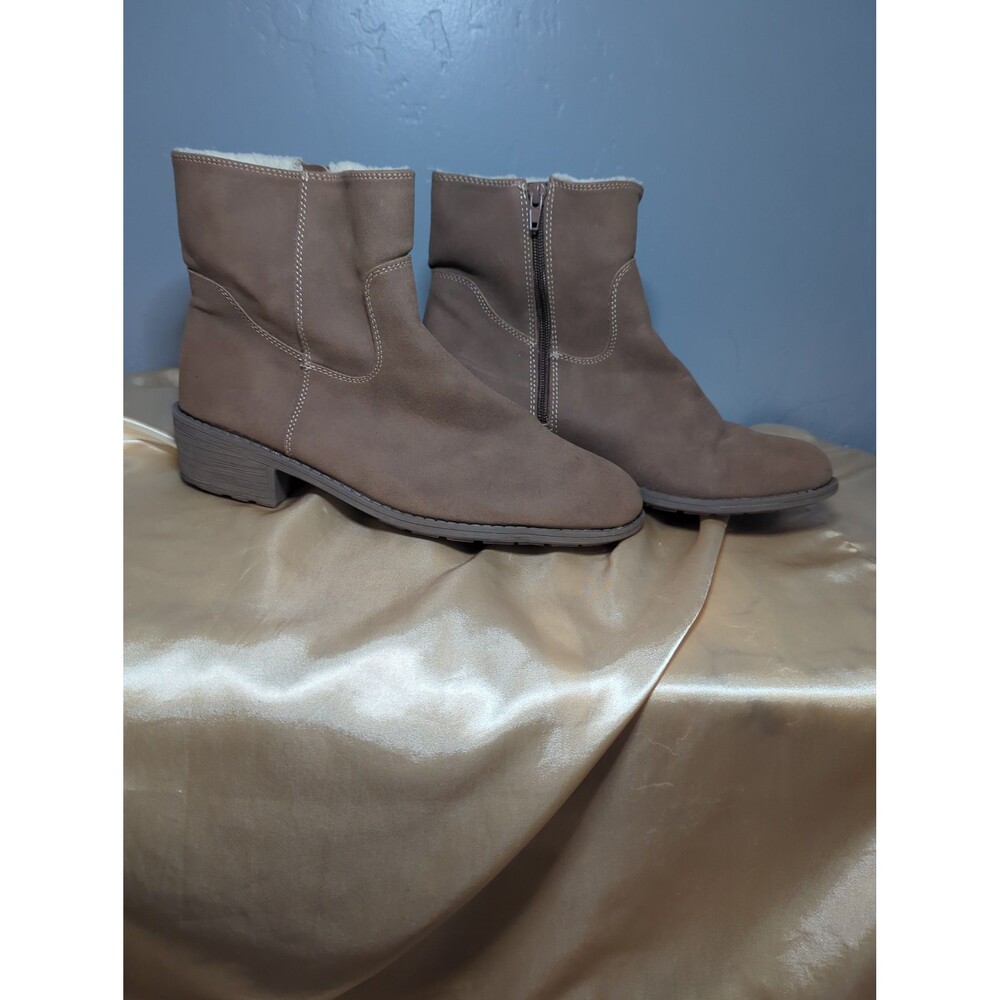 Woman's Boots